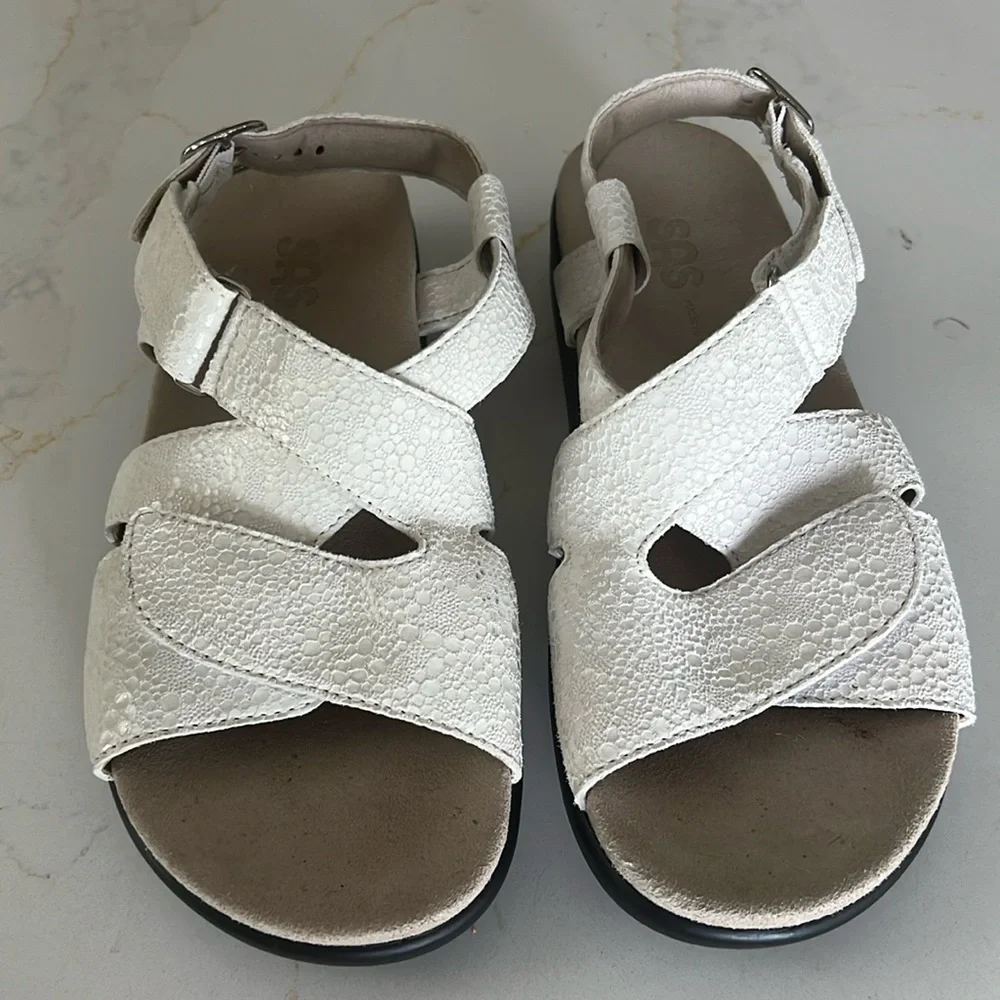 SAS women sandals color: white                       Size: 6.5 M - Picture 3 of 12